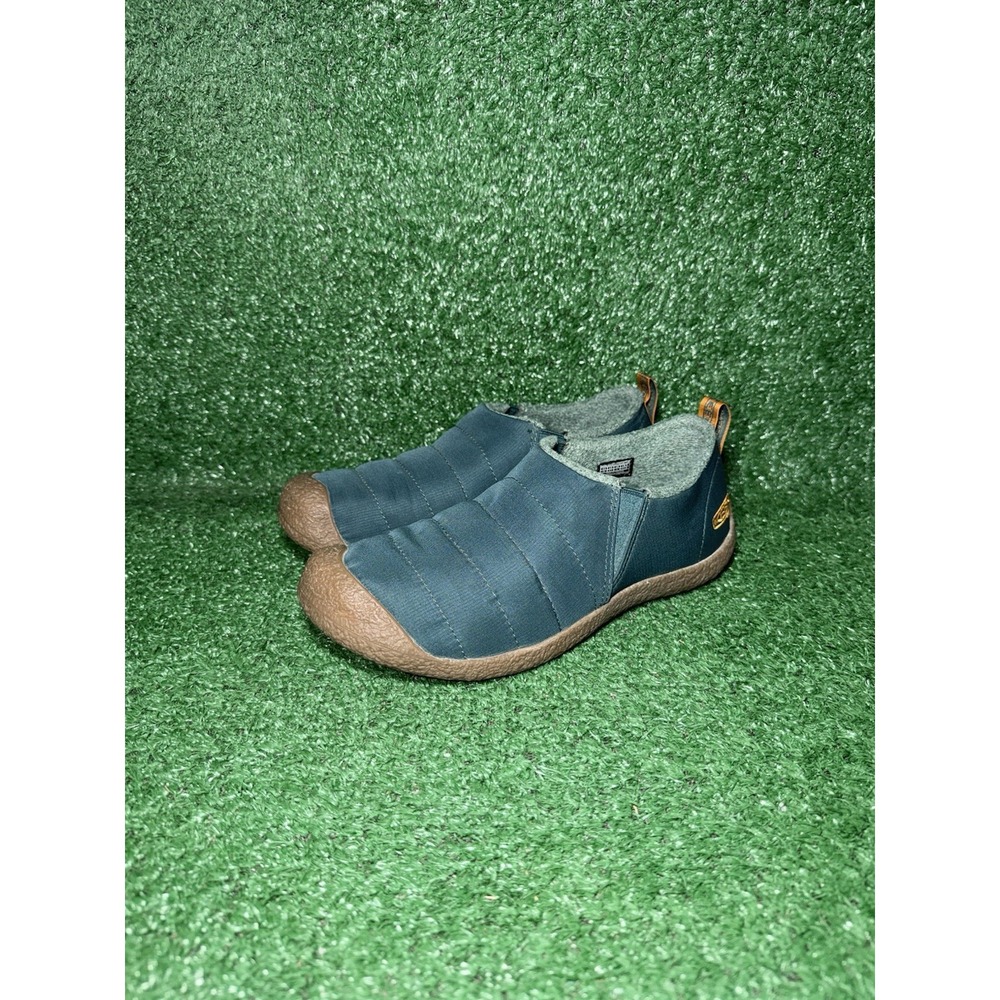 Keen Women's Slip-On Sneakers in Navy Blue with Brown Sole - Picture 3 of 9